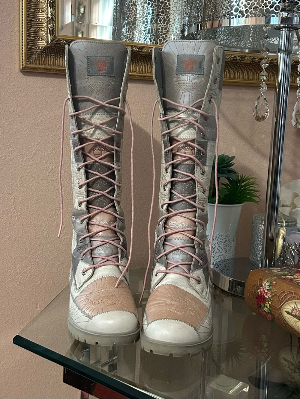 RARE Timberland Patchwork Leather Lace-Up Boots White Blush Pink and Light Gray